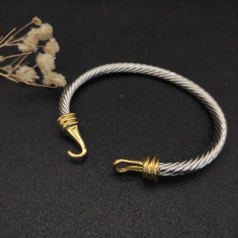 David Yurman 5mm gold hook bracelet - Picture 6 of 9